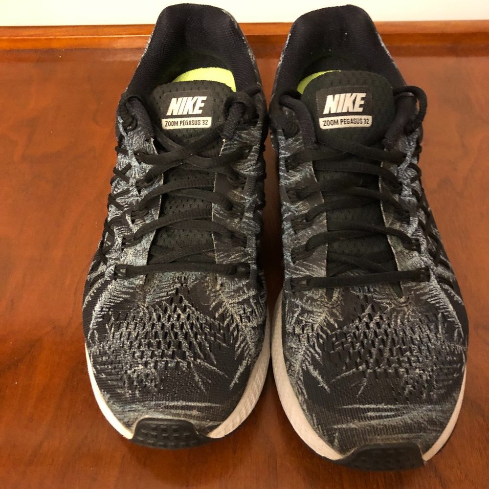 Nike Zoom Pegasus 32, black/grey pattern